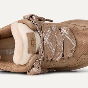 UGG lowmel sand color